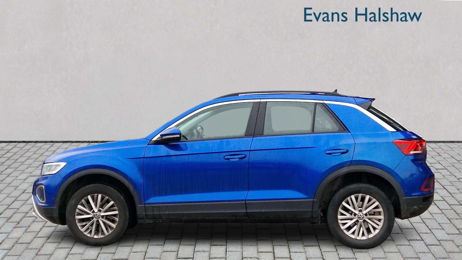Used Volkswagen T-Roc 2023 for sale - 77194364: Photo 5