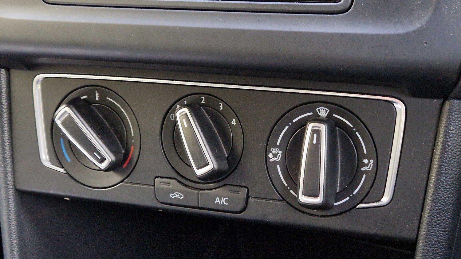 Used Volkswagen Polo 2015 for sale - 76636642: Photo 16