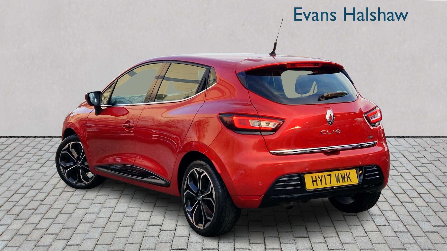 Used Renault Clio 2017 for sale - 76575927: Photo 3