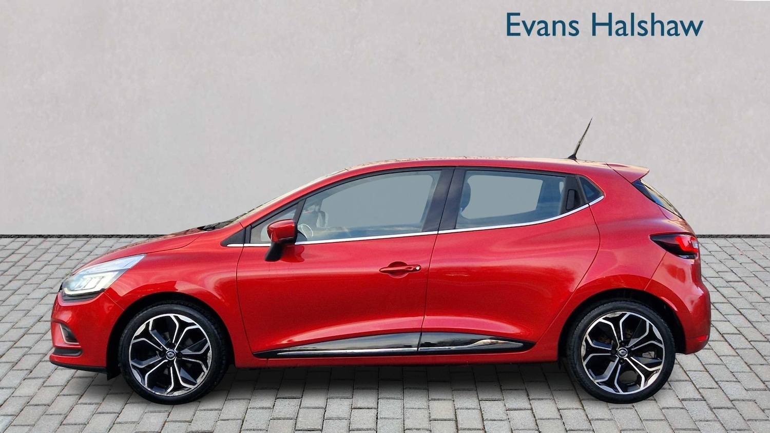 Used Renault Clio 2017 for sale - 76575927: Photo 5