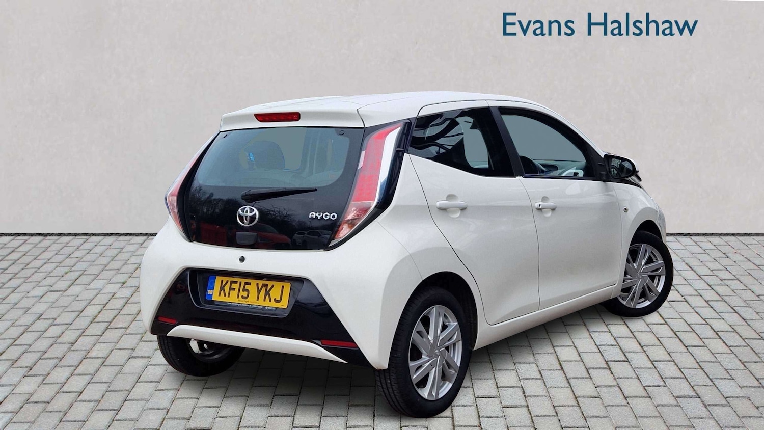 Used Toyota AYGO 2015 for sale - 77756628: Photo 3