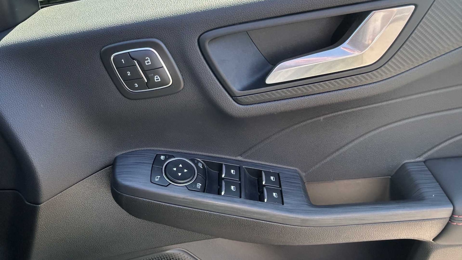 Used Ford Kuga 2025 for sale - 76875757: Photo 32