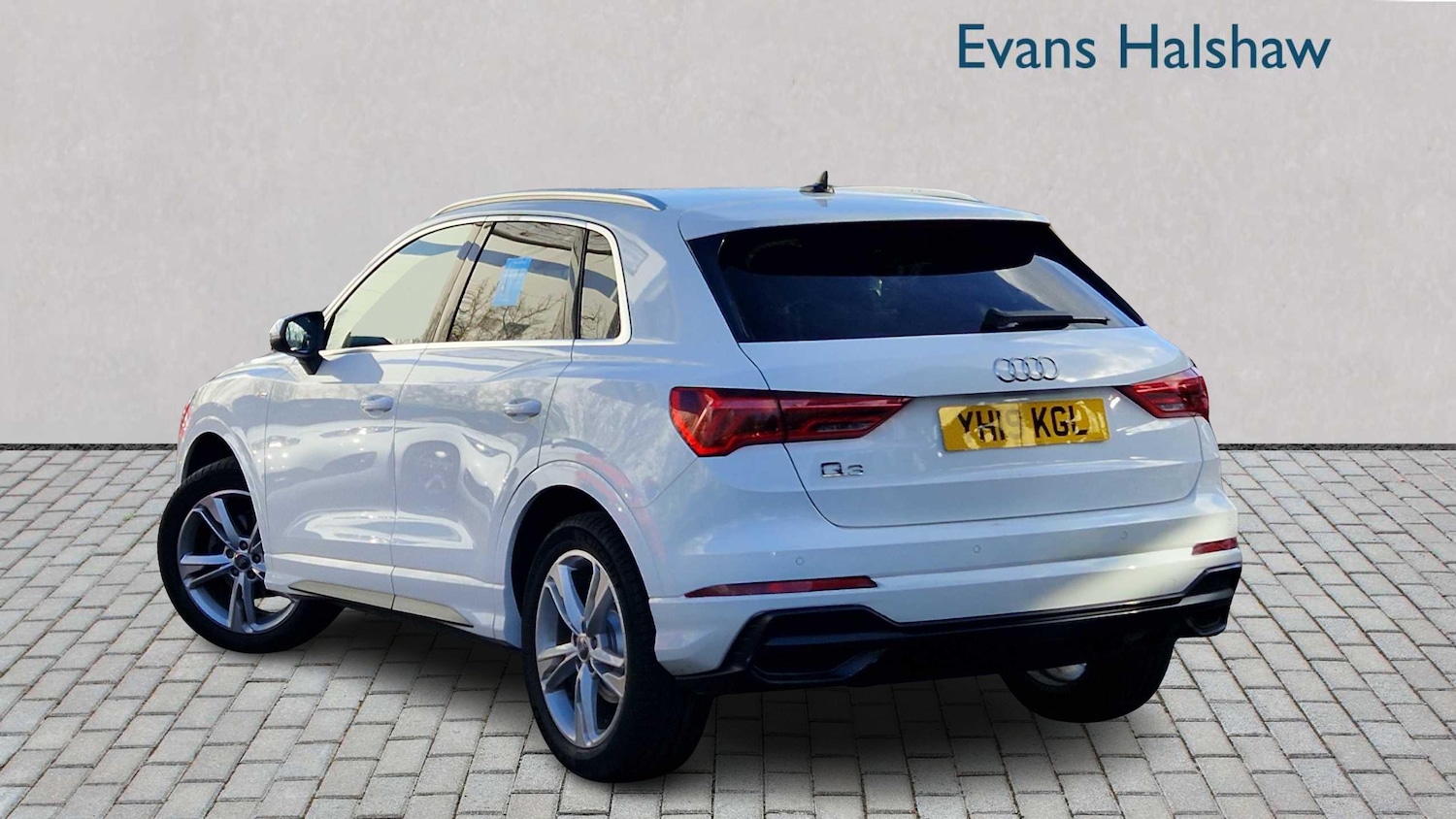 Used Audi Q3 2019 for sale - 76575898: Photo 2