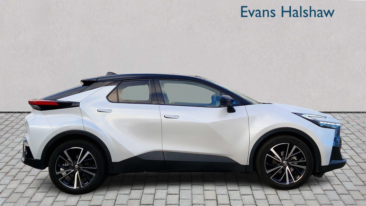 Used Toyota C-HR 2024 for sale - 77103132: Photo 3