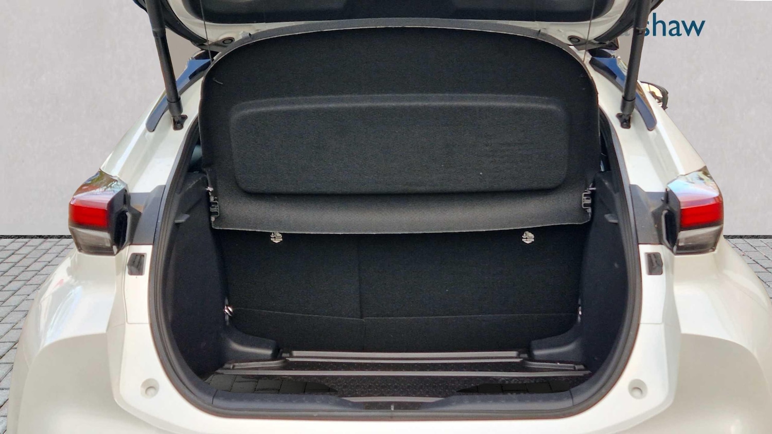 Used Toyota C-HR 2024 for sale - 77103132: Photo 6