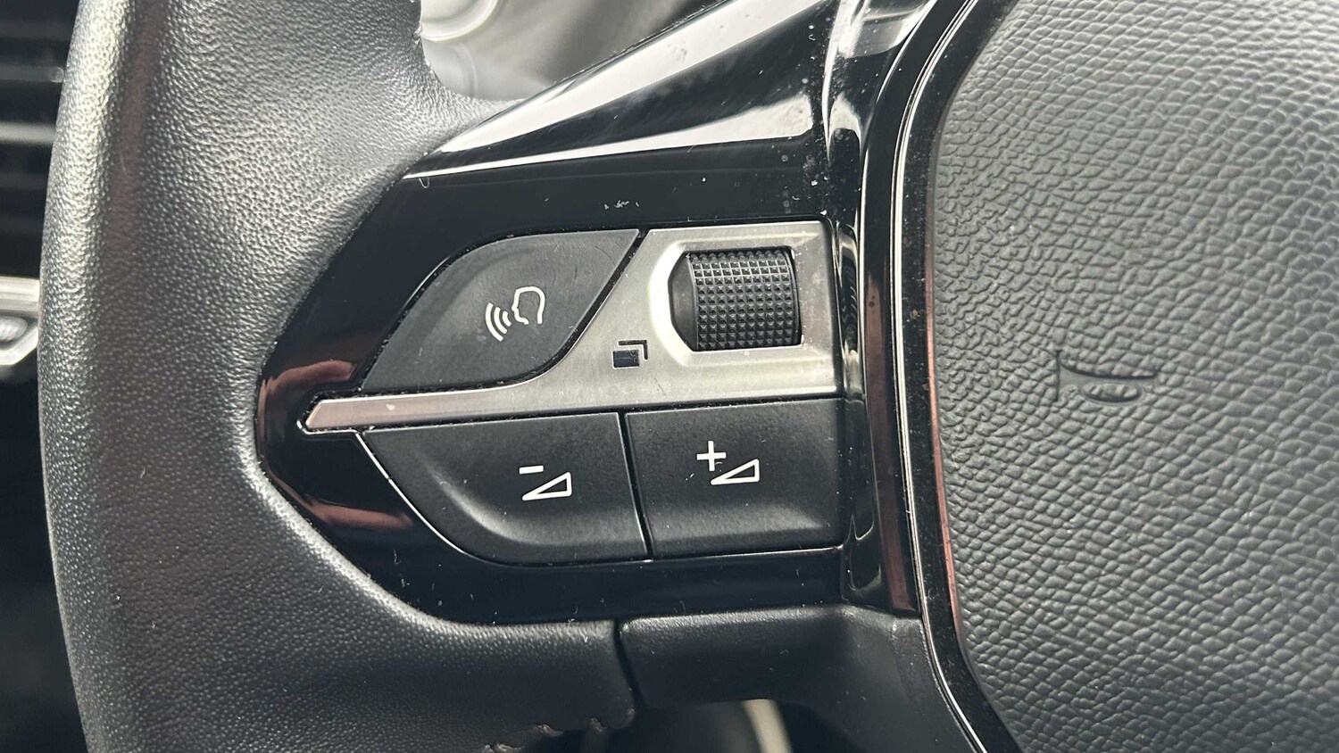 Used Peugeot 2008 2022 for sale - 76316154: Photo 19