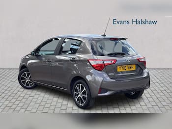 Used Toyota Yaris 2018 for sale - 79624687: Photo