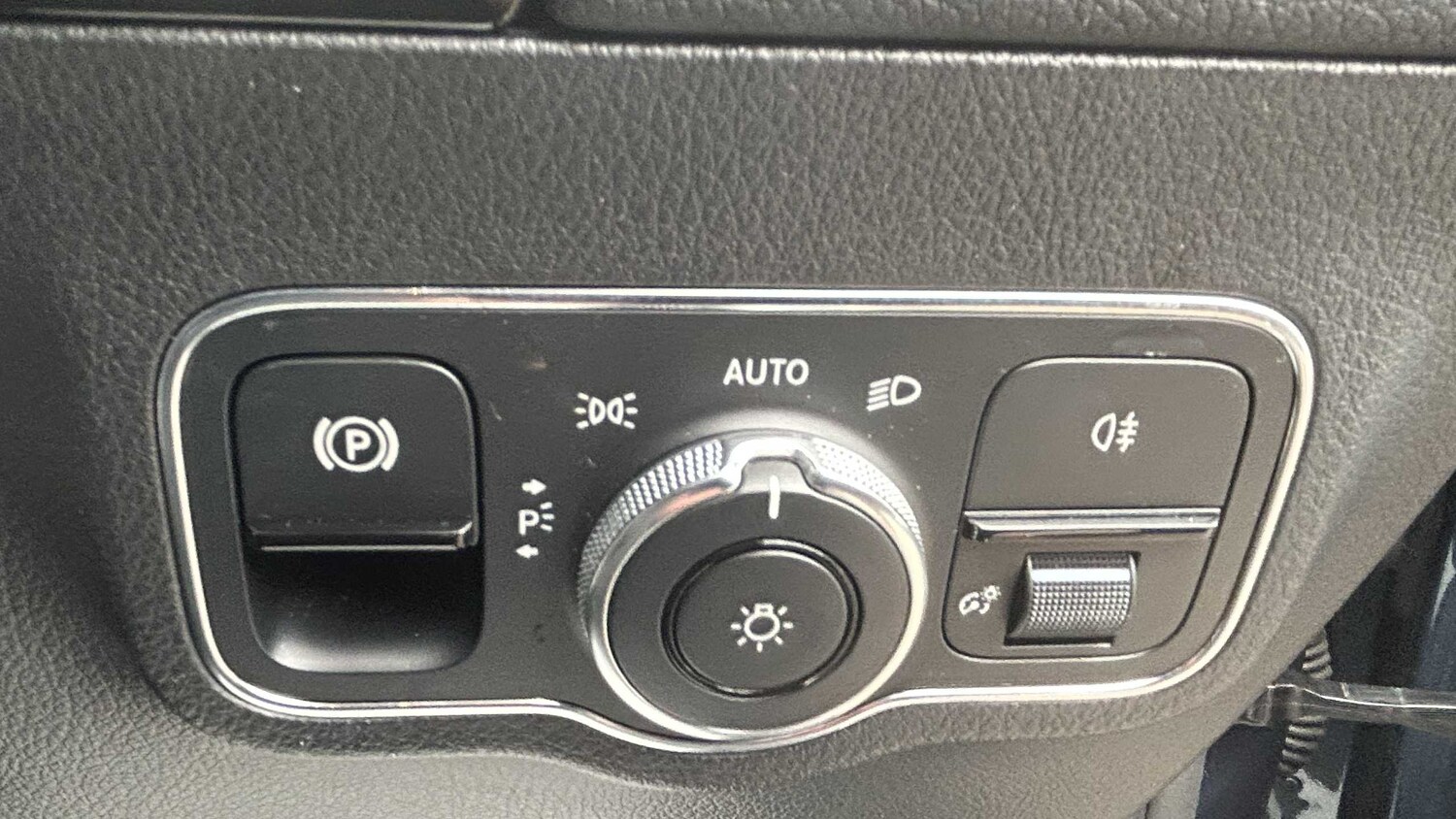 Used Mercedes-Benz GLA 2021 for sale - 76230470: Photo 29