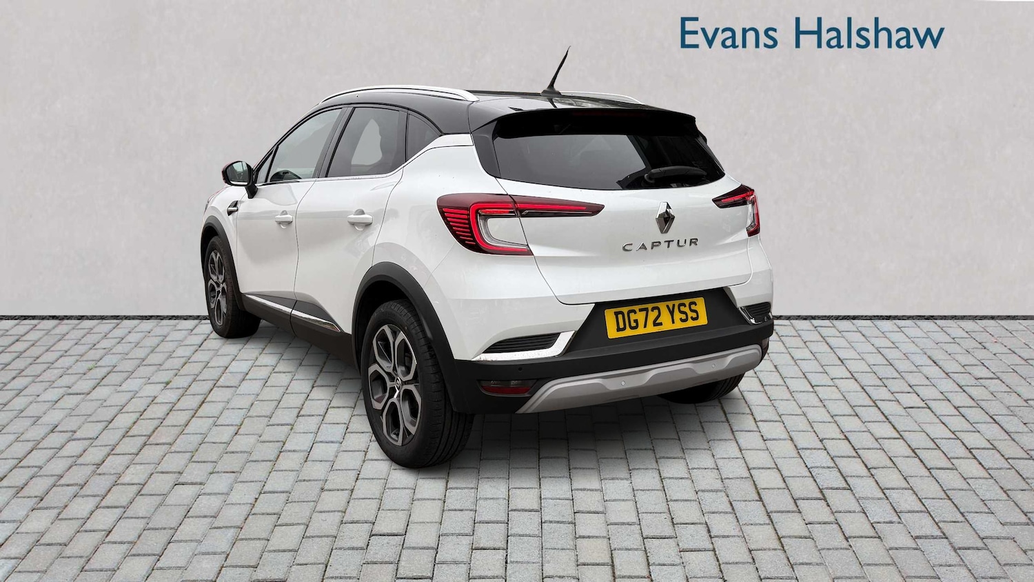 Used Renault Captur 2022 for sale - 76286426: Photo 2