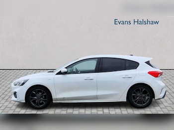 Used Ford Focus 2021 for sale - 78052438: Photo