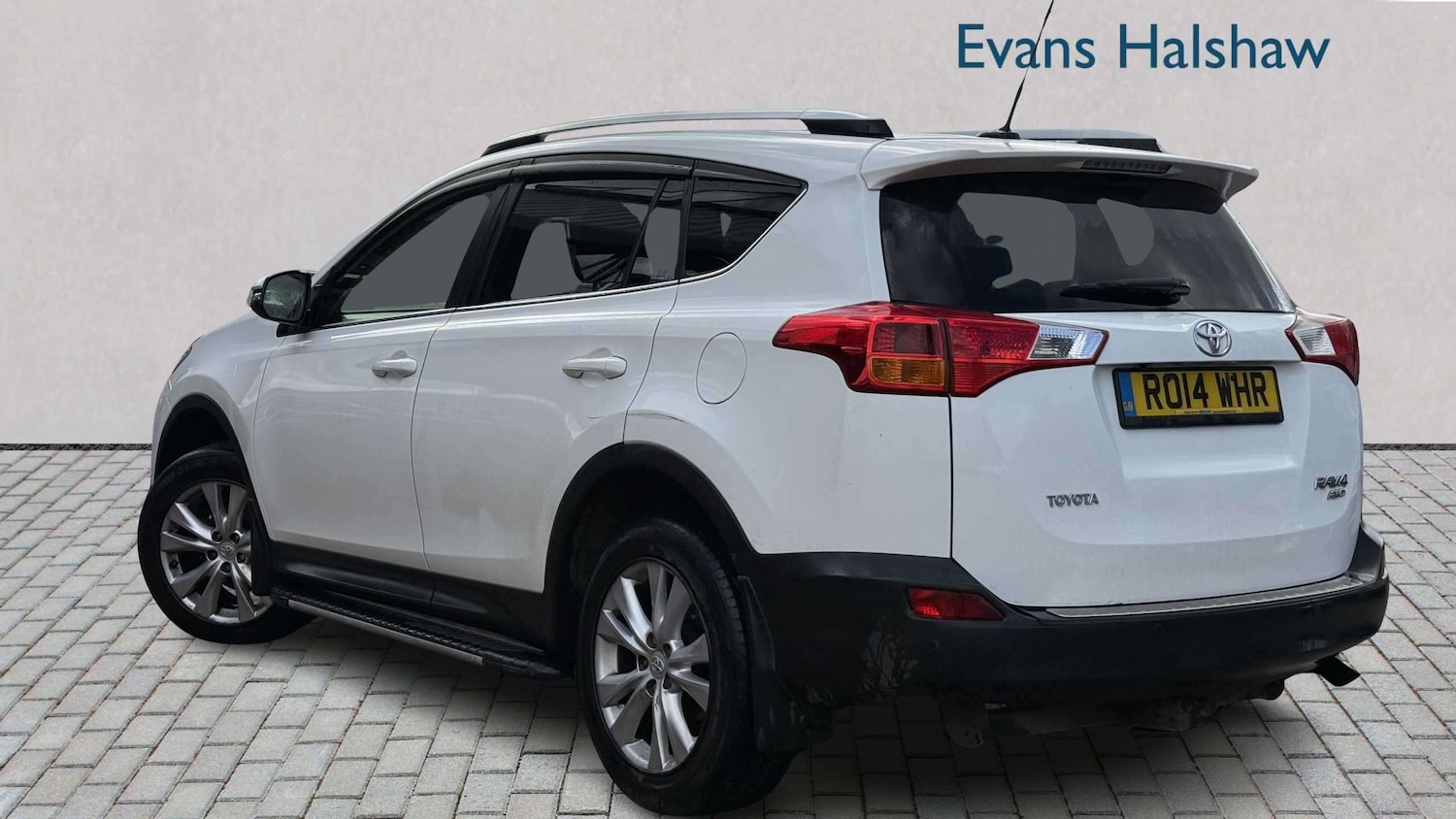 Used Toyota RAV4 2014 for sale - 77842502: Photo 2
