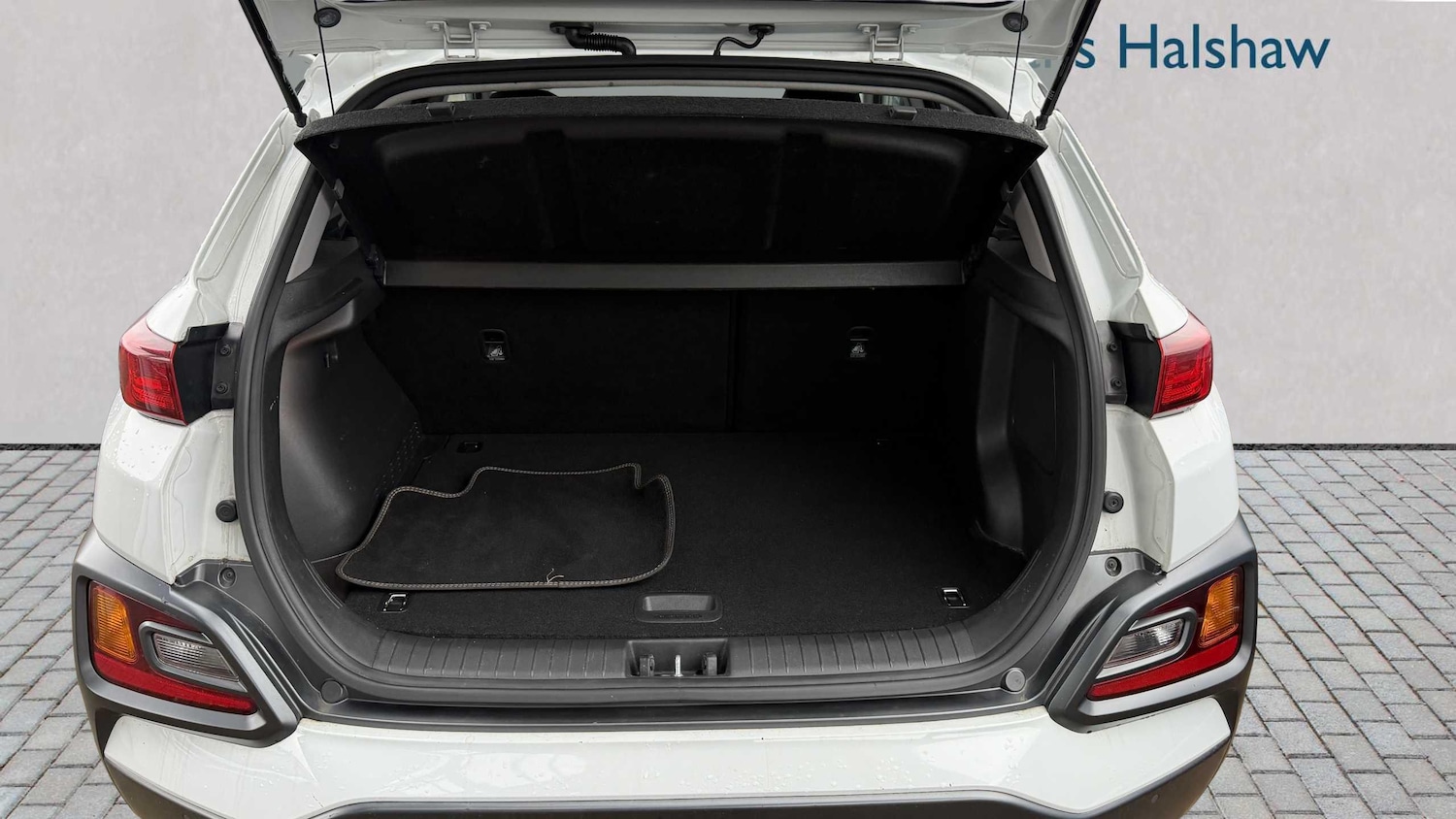 Used Hyundai KONA 2018 for sale - 77061136: Photo 9