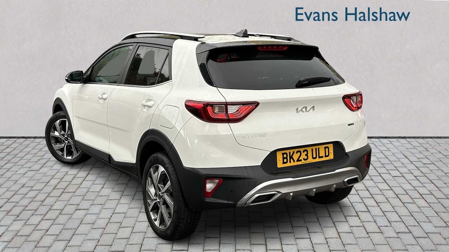 Used Kia Stonic 2023 for sale - 77500339: Photo 2