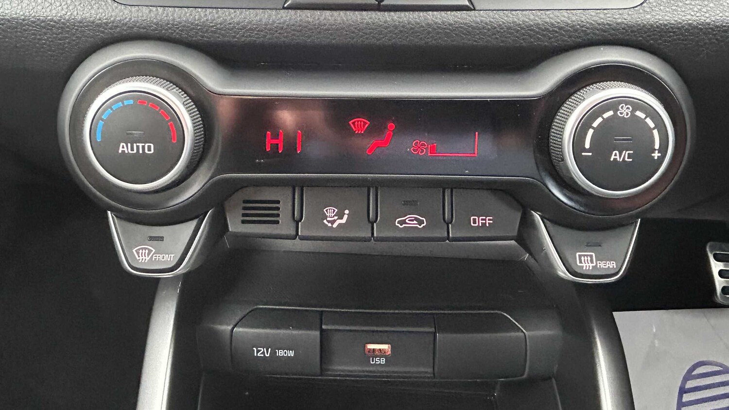 Used Kia Stonic 2023 for sale - 76272175: Photo 16