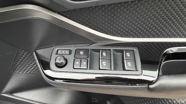Used Toyota C-HR 2019 for sale - 76156344: Photo 32