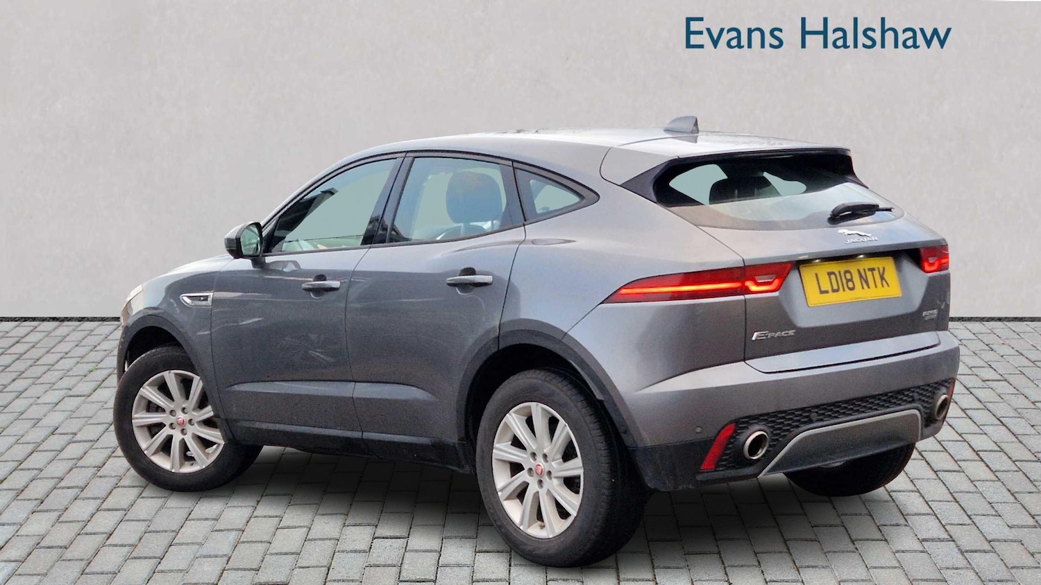 Used Jaguar E-Pace 2018 for sale - 77333918: Photo 3
