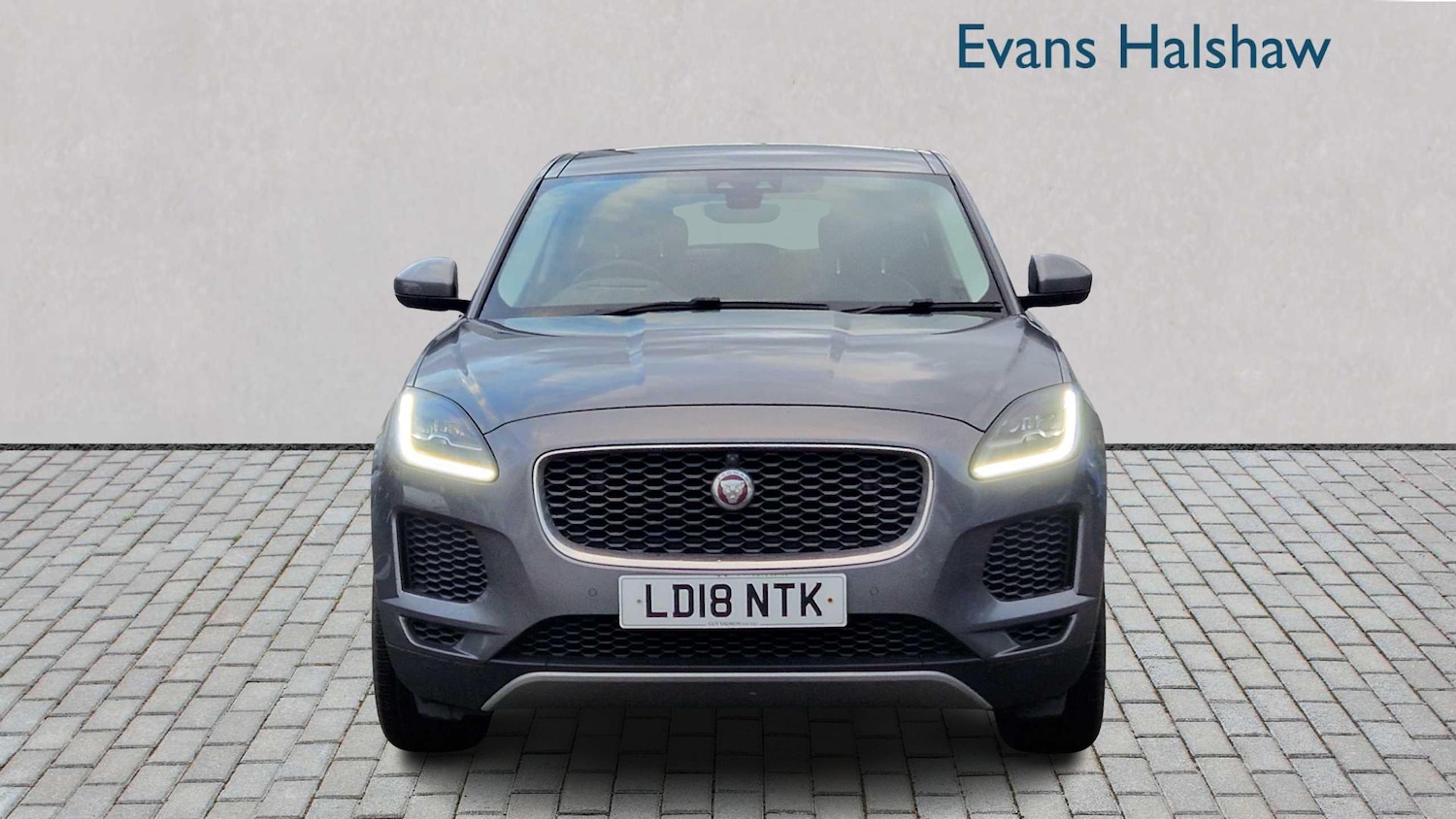 Used Jaguar E-Pace 2018 for sale - 77333918: Photo 4