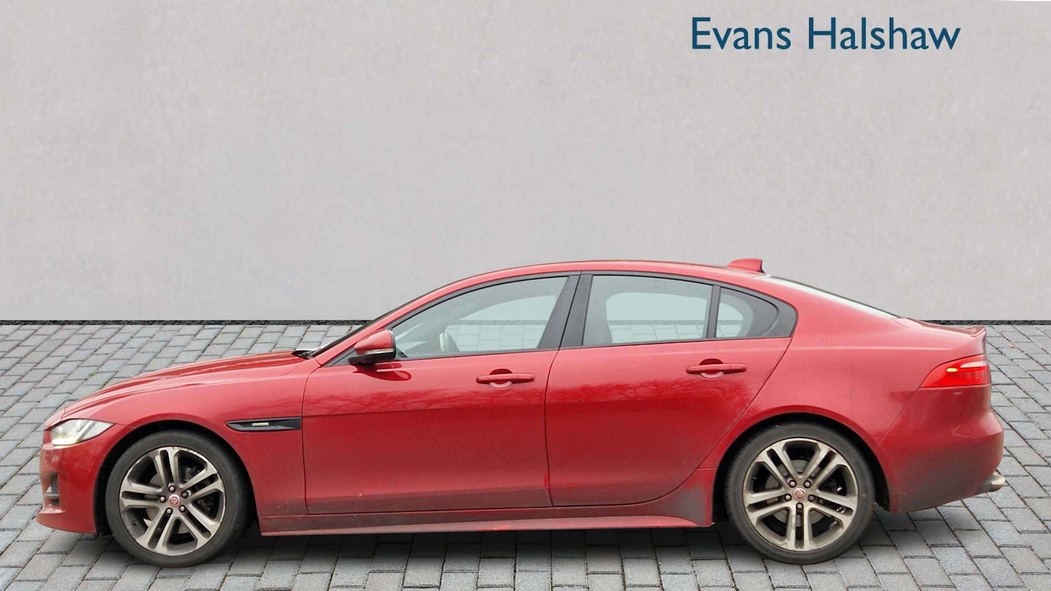 Used Jaguar XE 2016 for sale - 77787021: Photo 5