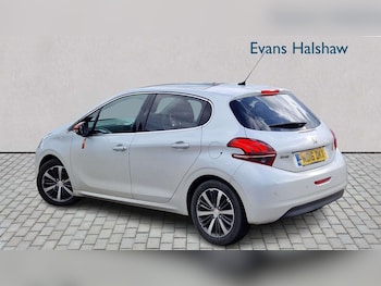 Used Peugeot 208 2016 for sale - 77628247: Photo