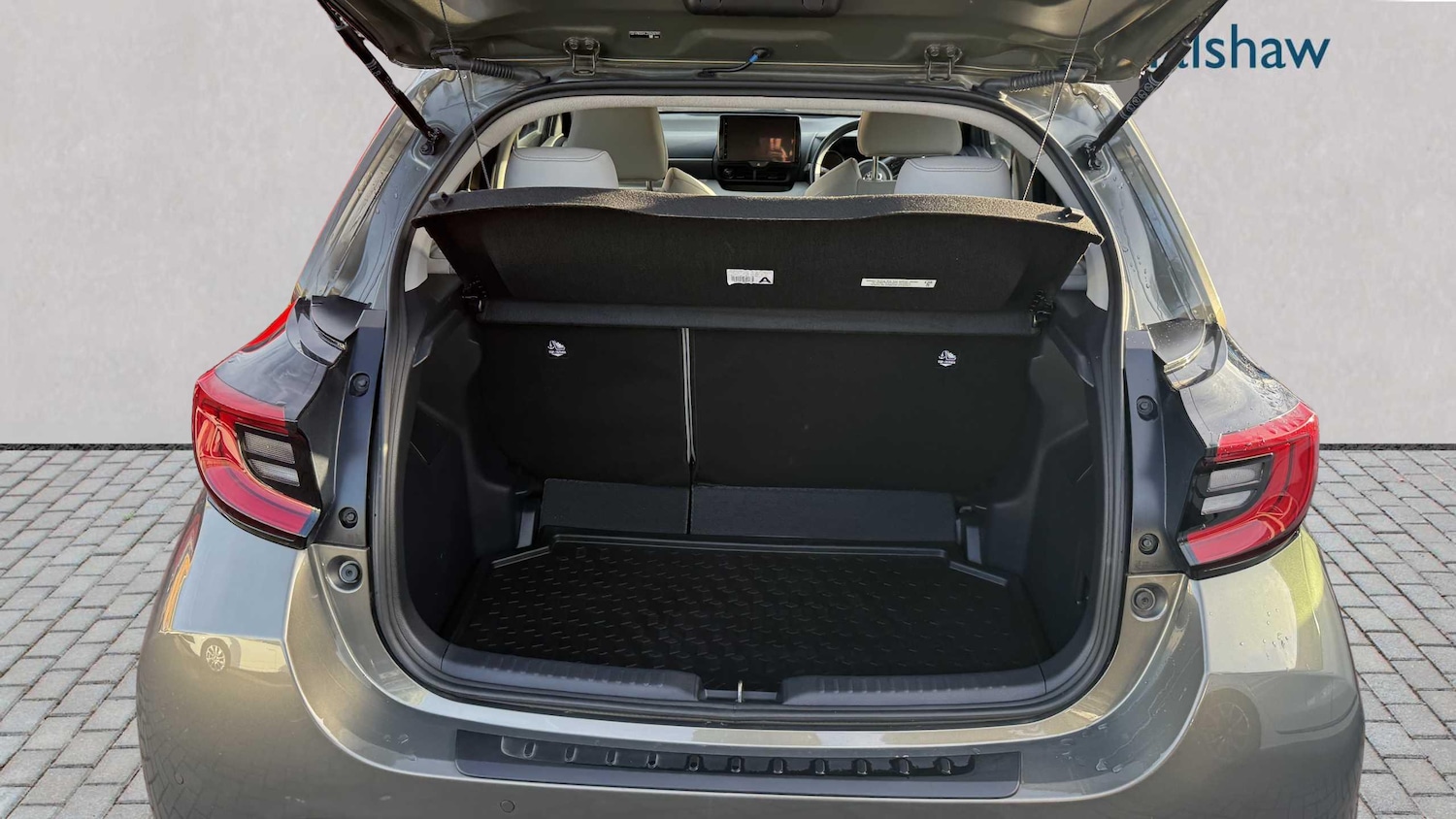 Used Toyota Yaris 2023 for sale - 77414724: Photo 6