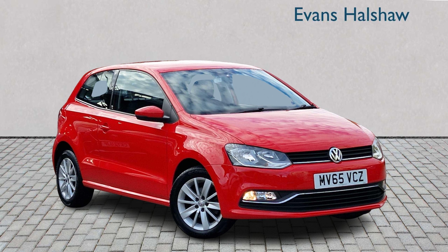 Used Volkswagen Polo 2015 for sale - 76390750: Photo 1