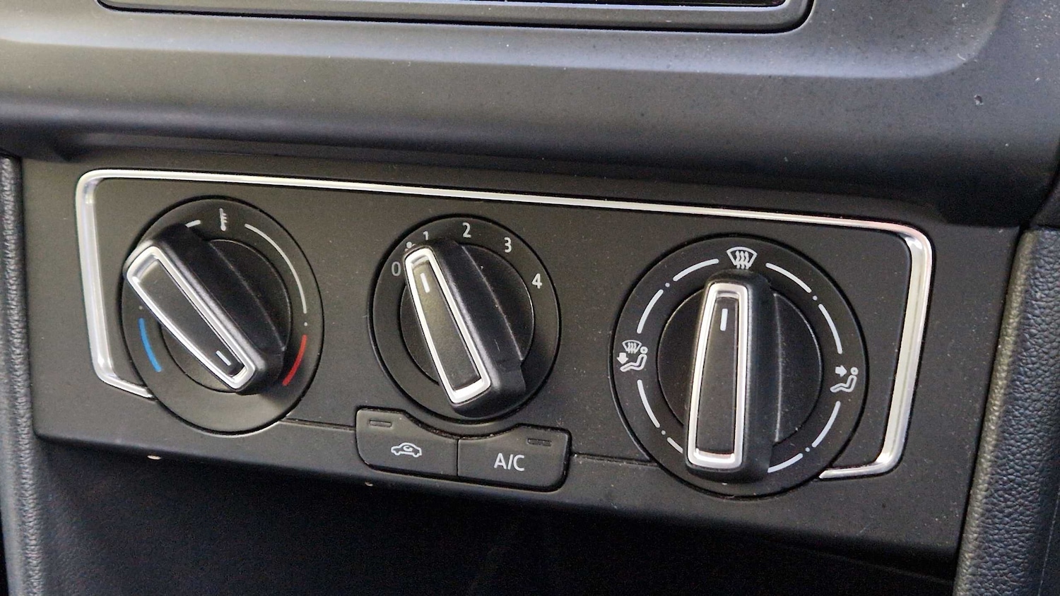 Used Volkswagen Polo 2015 for sale - 76390750: Photo 16