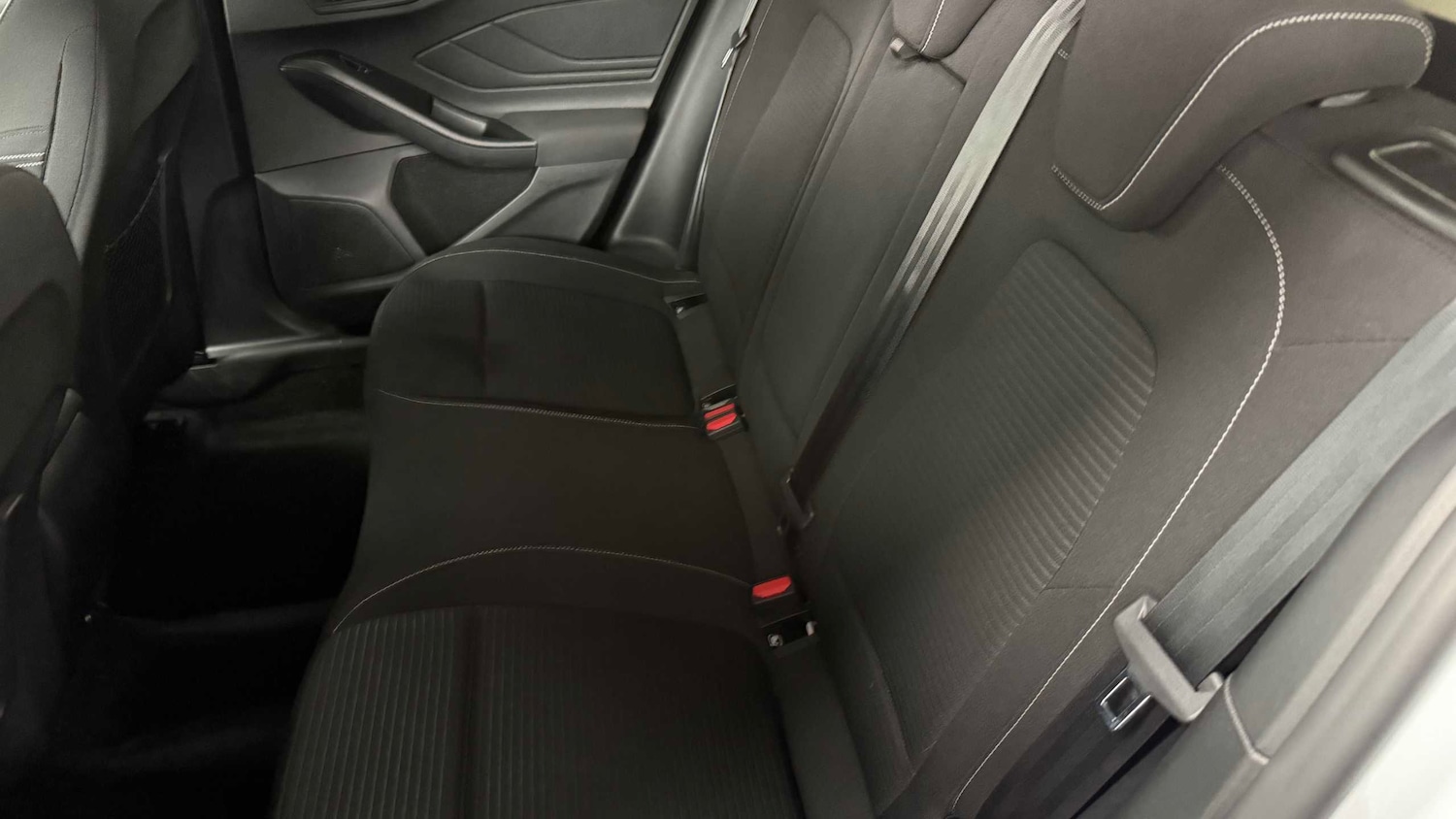 Used Ford Focus 2023 for sale - 76718075: Photo 12