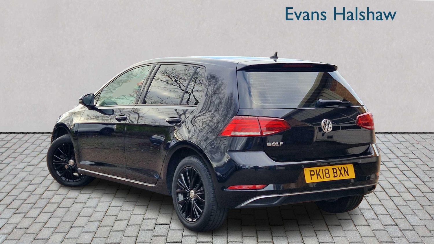 Used Volkswagen Golf 2018 for sale - 76524007: Photo 2