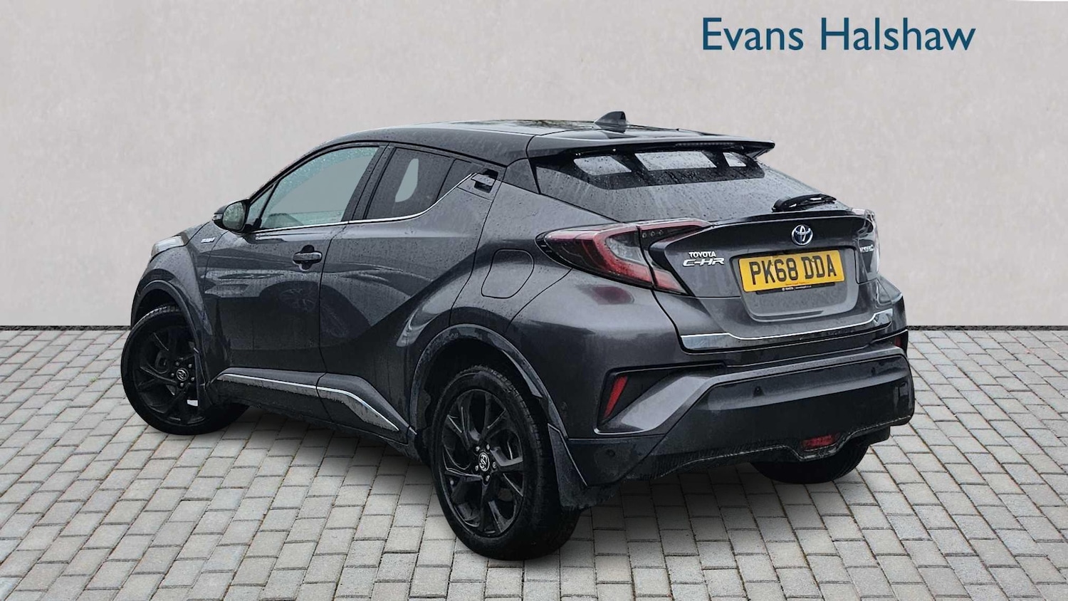 Used Toyota C-HR for sale - 76967873: Photo 2