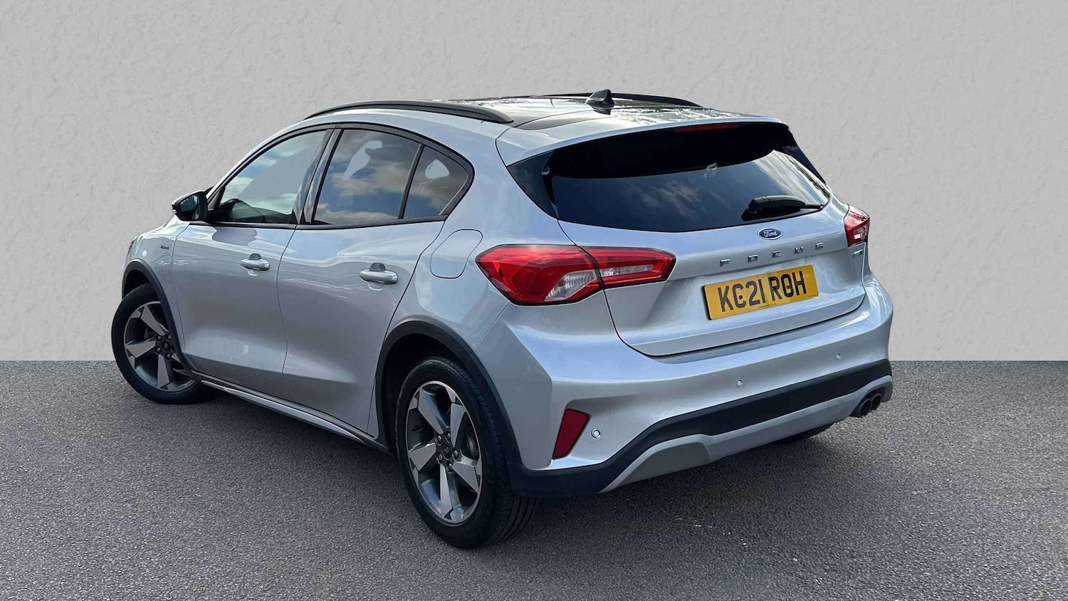 Used Ford Focus 2021 for sale - 76016061: Photo 2