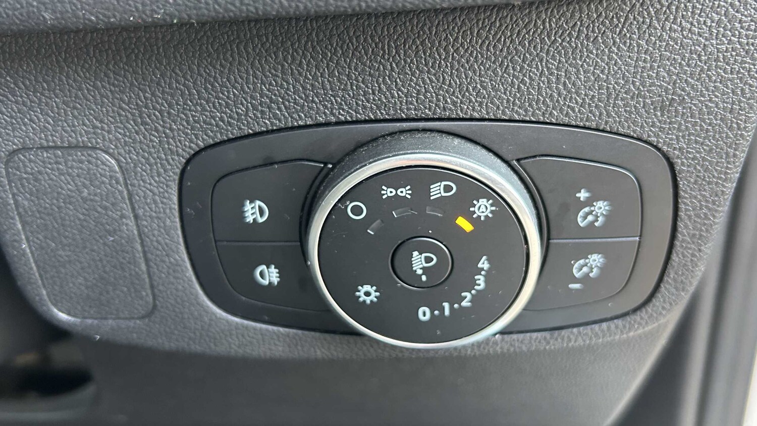 Used Ford Focus 2021 for sale - 76016061: Photo 29