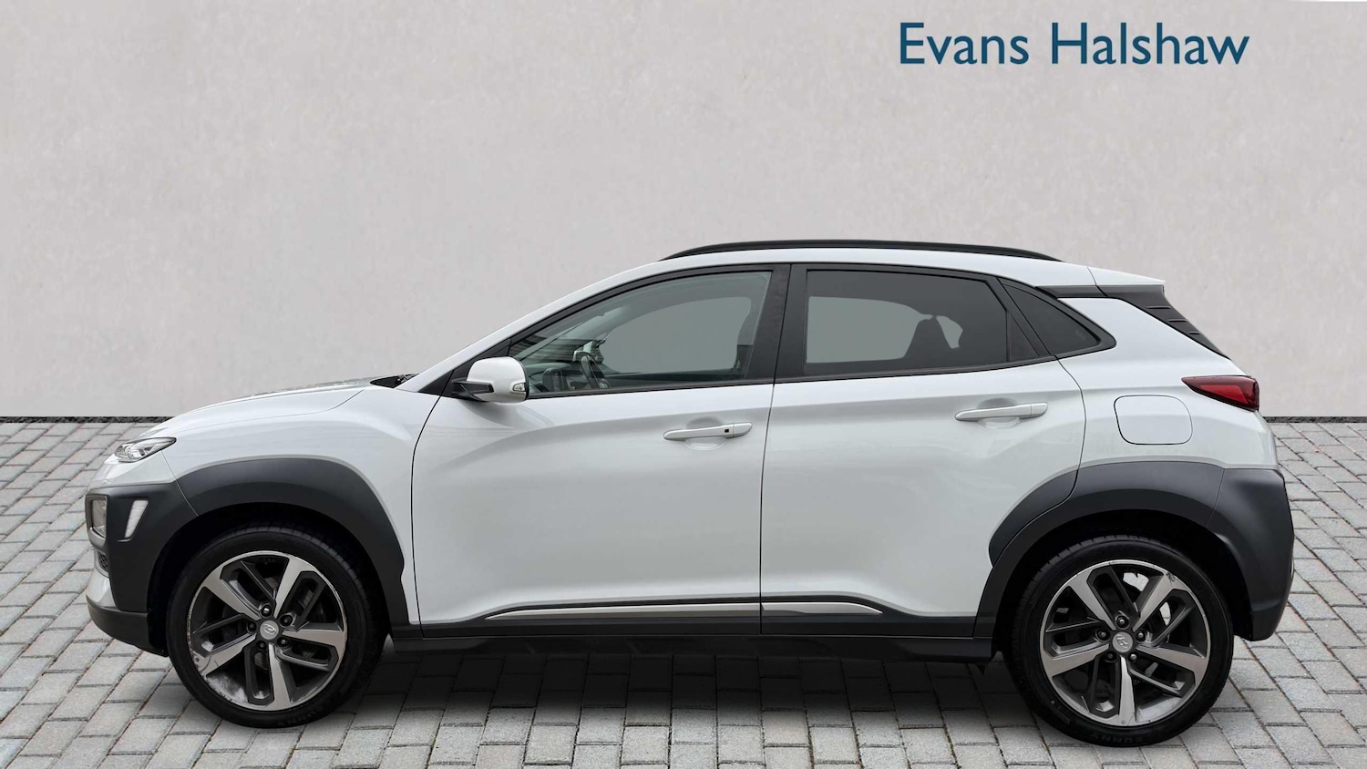Used Hyundai KONA 2018 for sale - 77894343: Photo 3