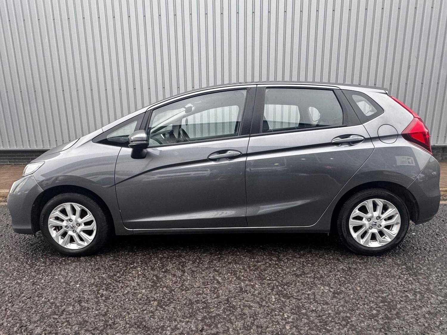 Used Honda Jazz 2017 for sale - 76530977: Photo 9