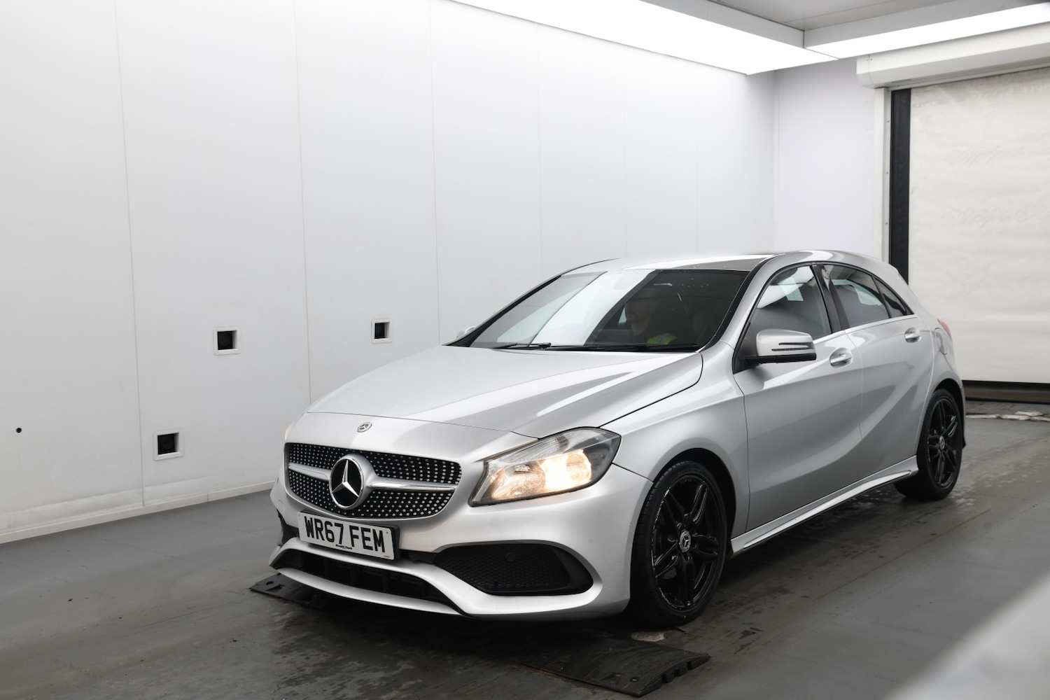 Used Mercedes-Benz A-Class 2017 for sale - 77572771: Photo 2