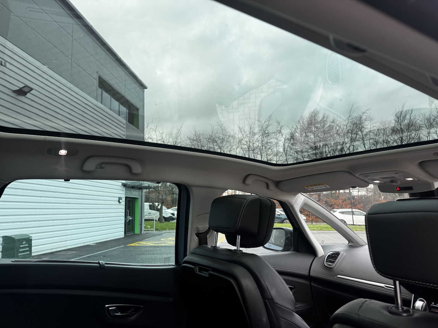 Used Renault Grand Scenic 2017 for sale - 77129483: Photo 6