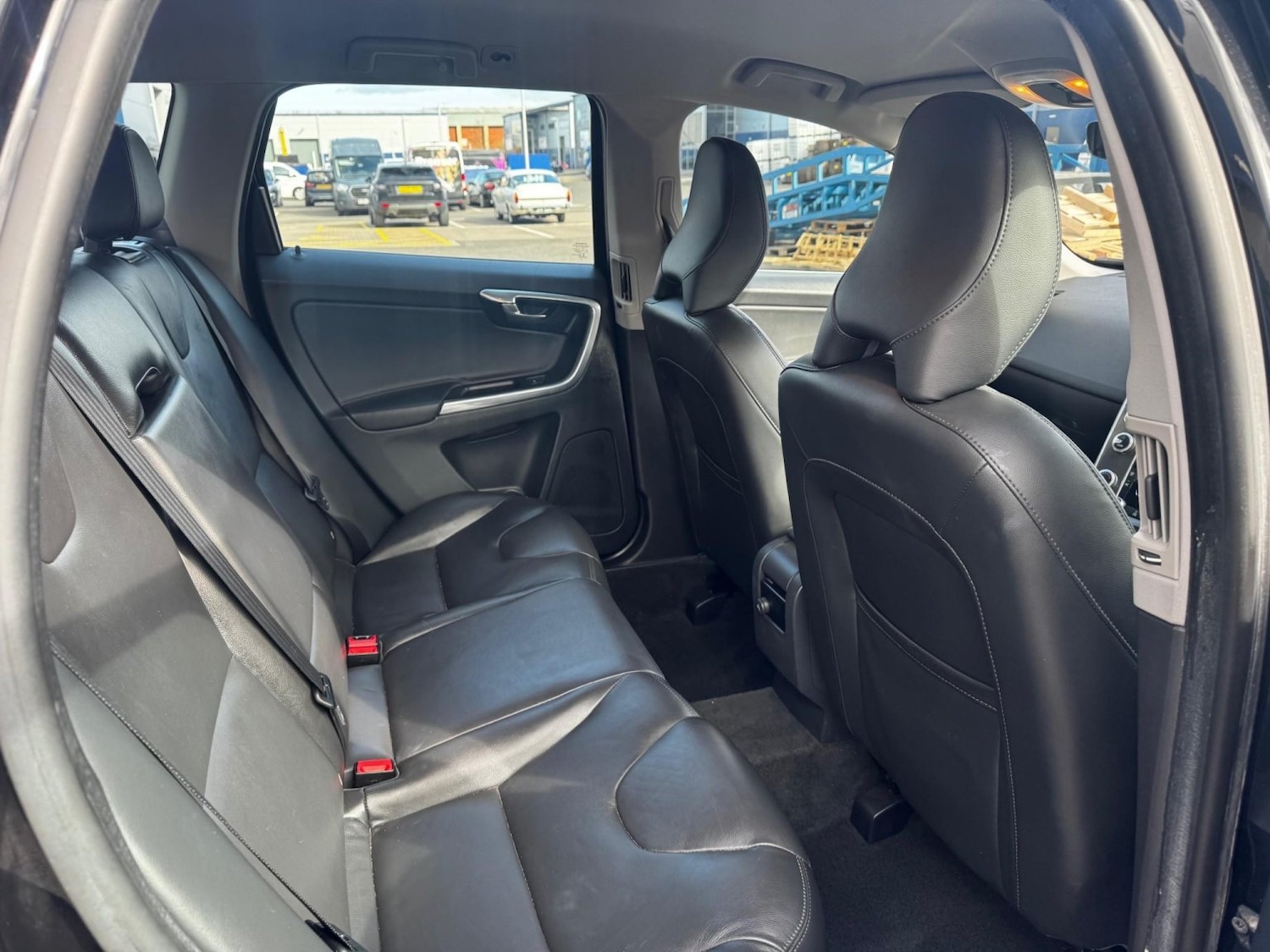 Used Volvo XC60 2016 for sale - 76530960: Photo 10