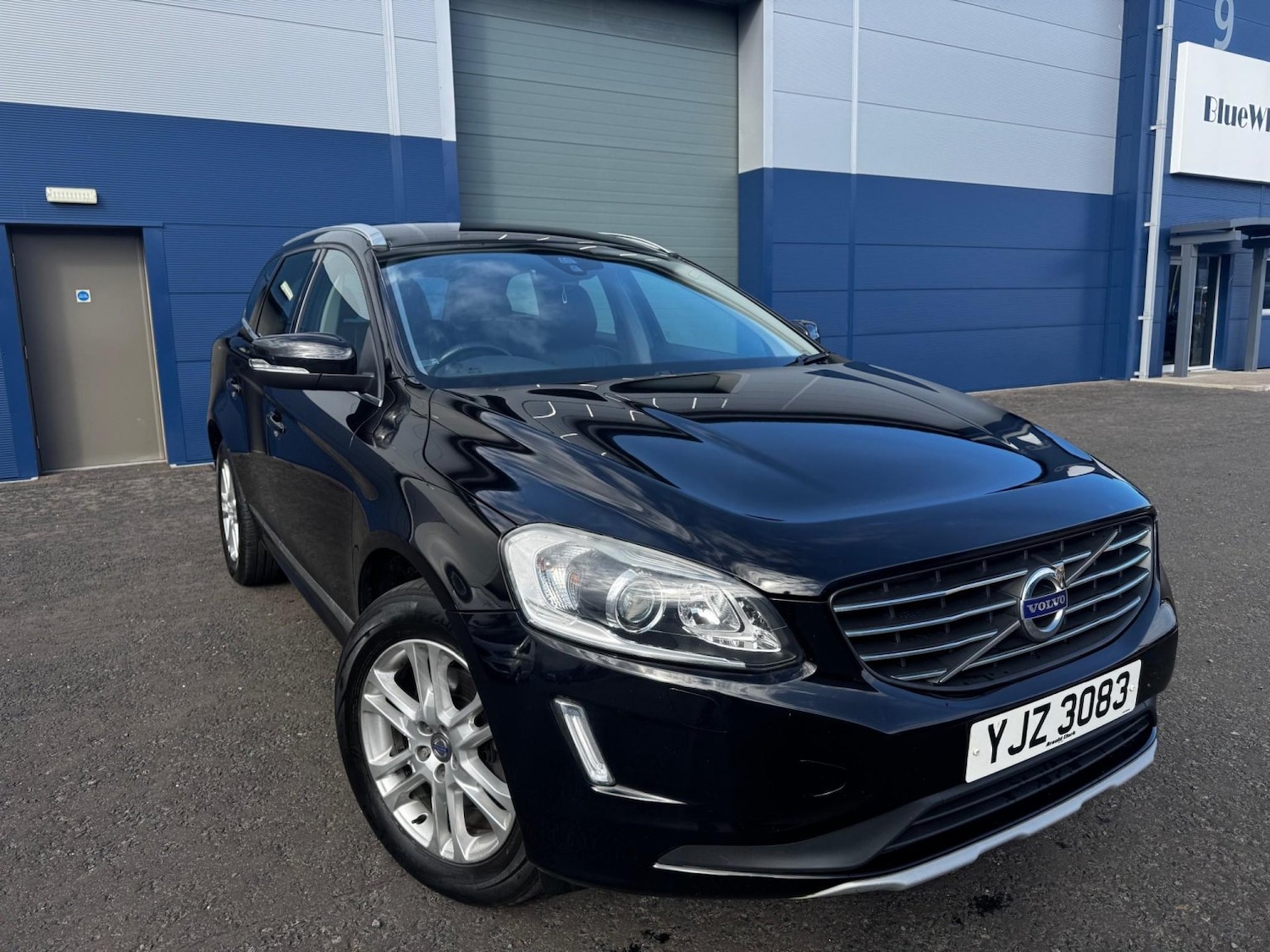 Used Volvo XC60 2016 for sale - 76530960: Photo 2