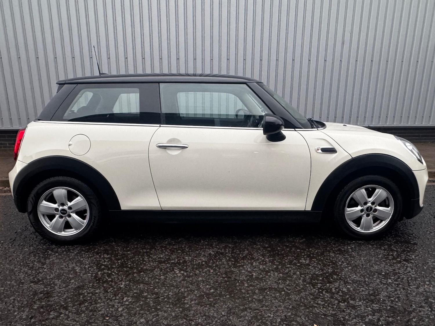 Used MINI Hatch 2018 for sale - 76468846: Photo 8