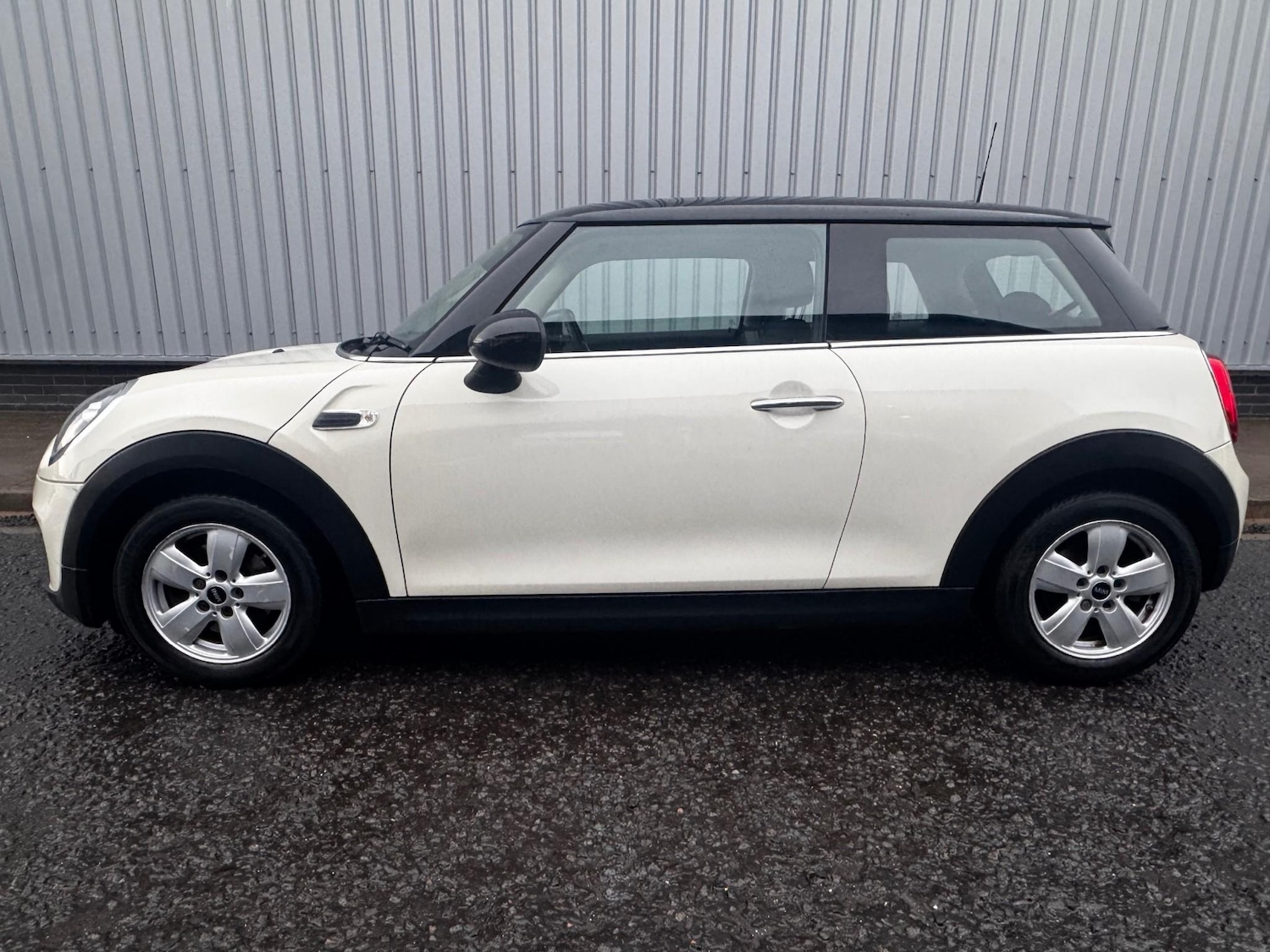 Used MINI Hatch 2018 for sale - 76468846: Photo 9