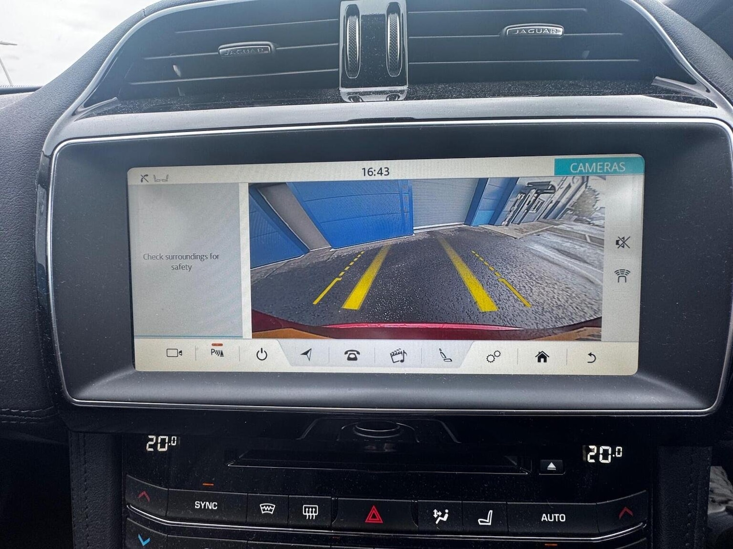 Used Jaguar F-Pace 2017 for sale - 76530992: Photo 11