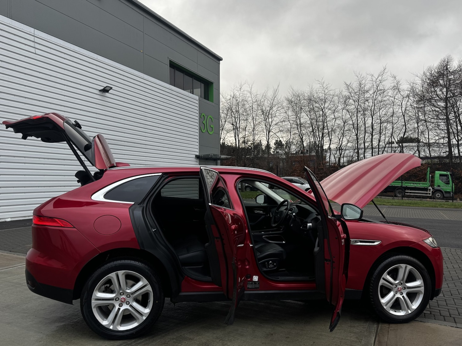 Used Jaguar F-Pace 2017 for sale - 76530992: Photo 21