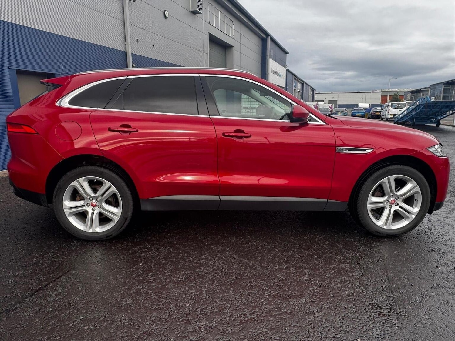 Used Jaguar F-Pace 2017 for sale - 76530992: Photo 7