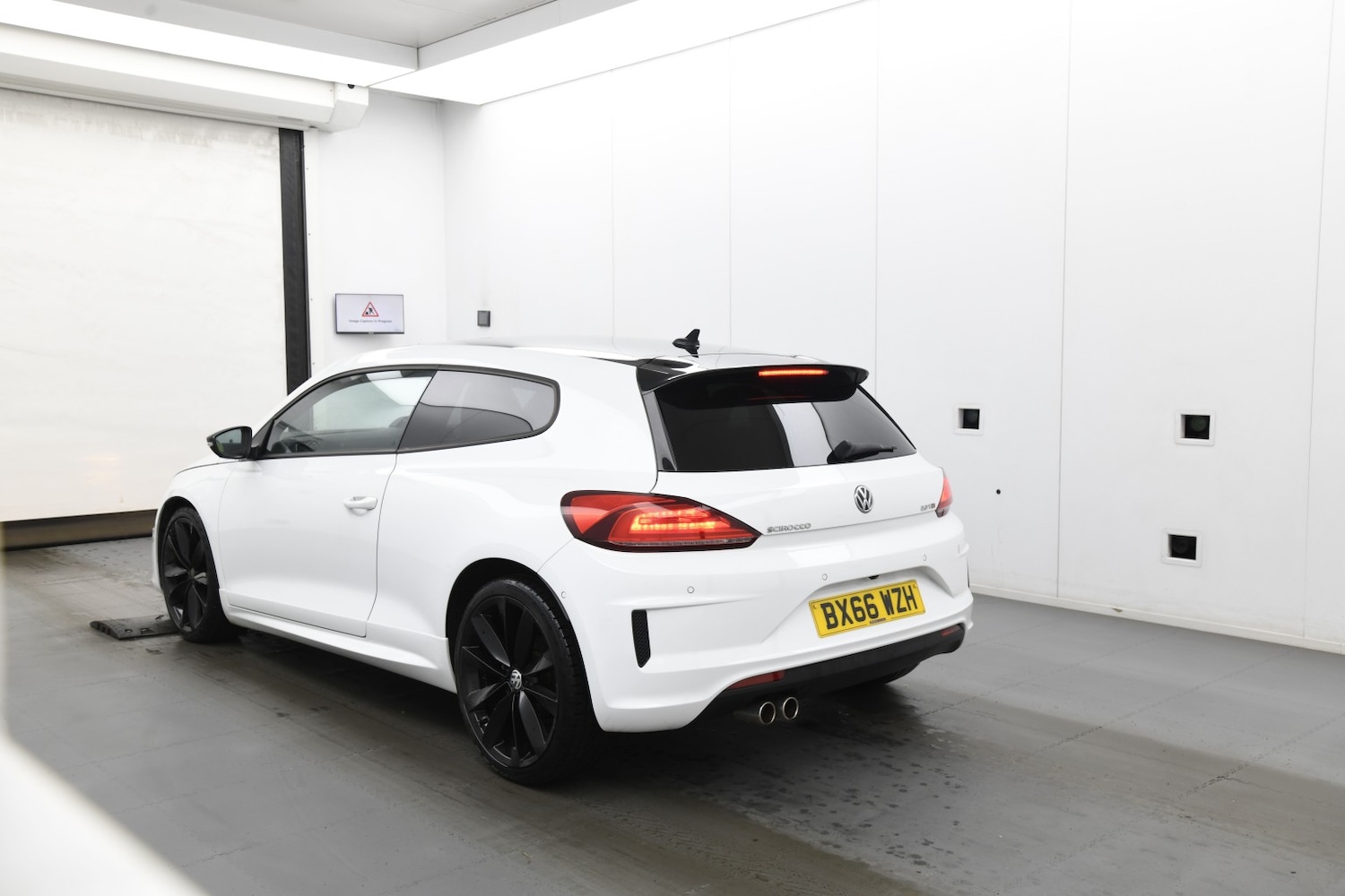 Used Volkswagen Scirocco 2016 for sale - 77548284: Photo 3