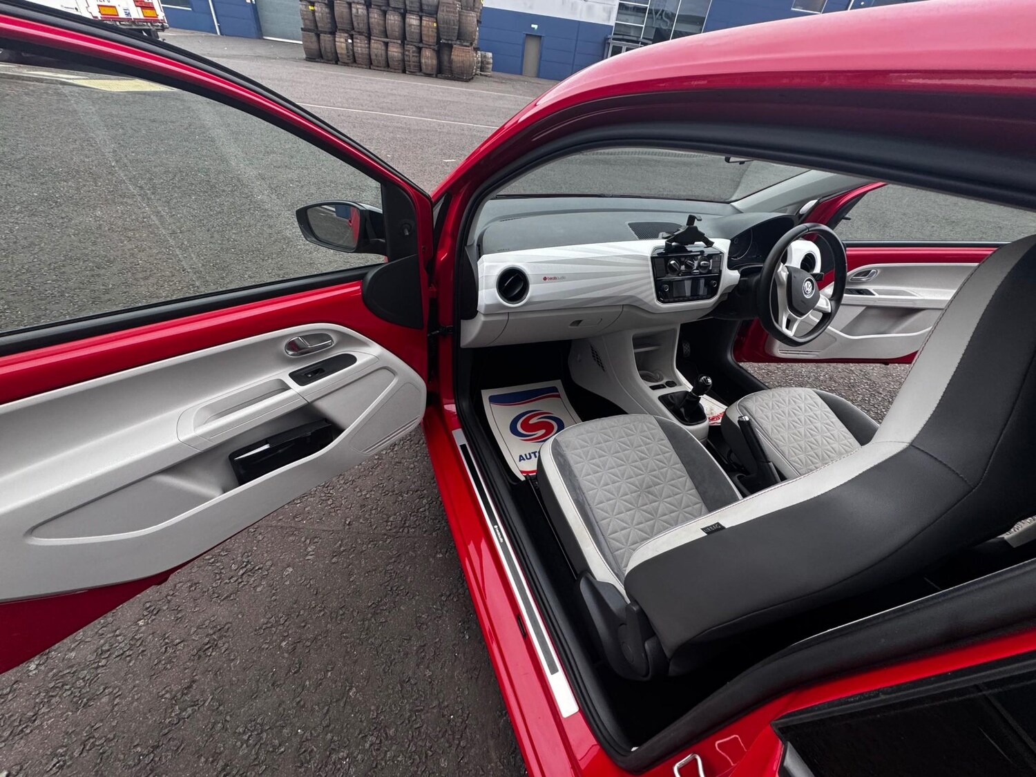 Used Volkswagen up! 2016 for sale - 76394991: Photo 17