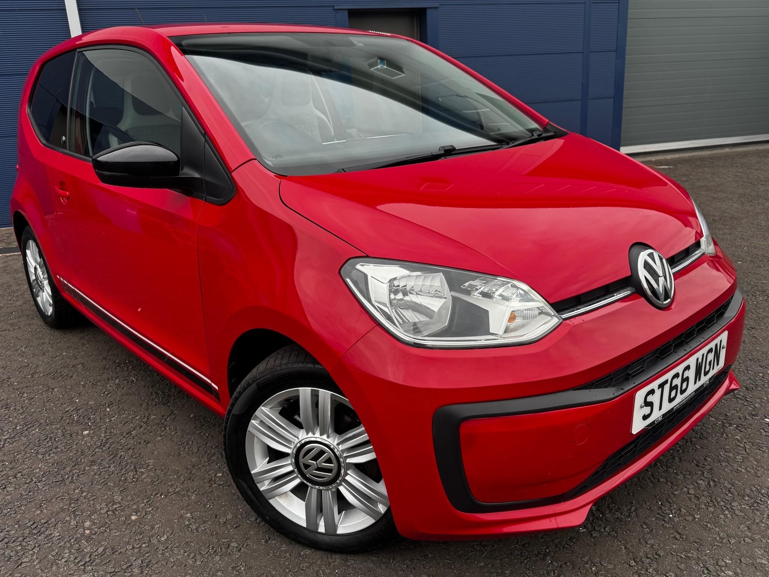 Used Volkswagen up! 2016 for sale - 76394991: Photo 2