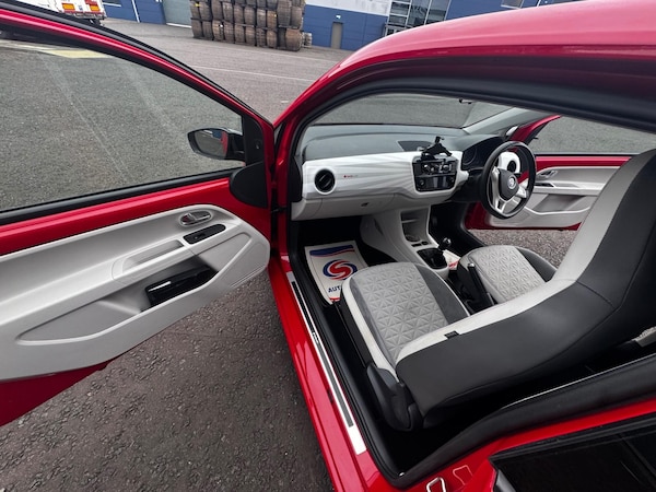 Used Volkswagen up! 2016 for sale - 76312698: Photo 17