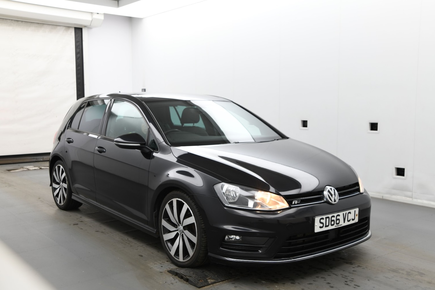 Used Volkswagen Golf 2016 for sale - 78045534: Photo 1