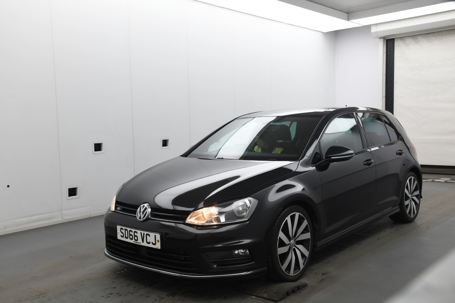 Used Volkswagen Golf 2016 for sale - 78045534: Photo 2