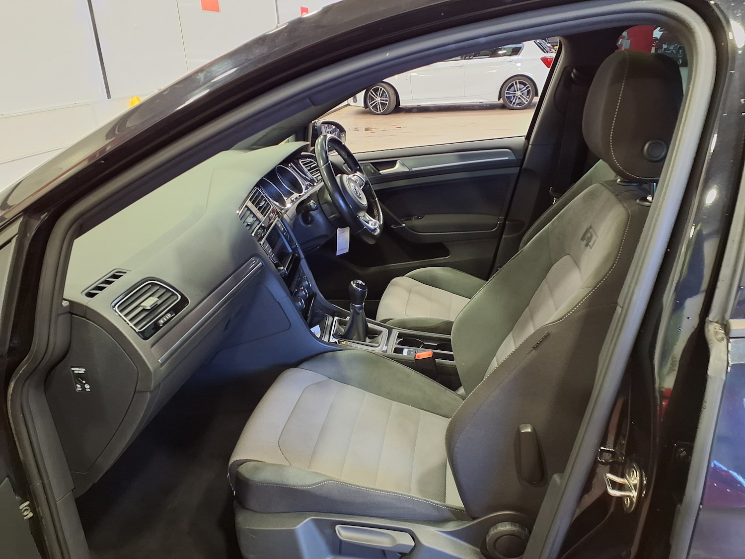 Used Volkswagen Golf 2016 for sale - 78045534: Photo 8