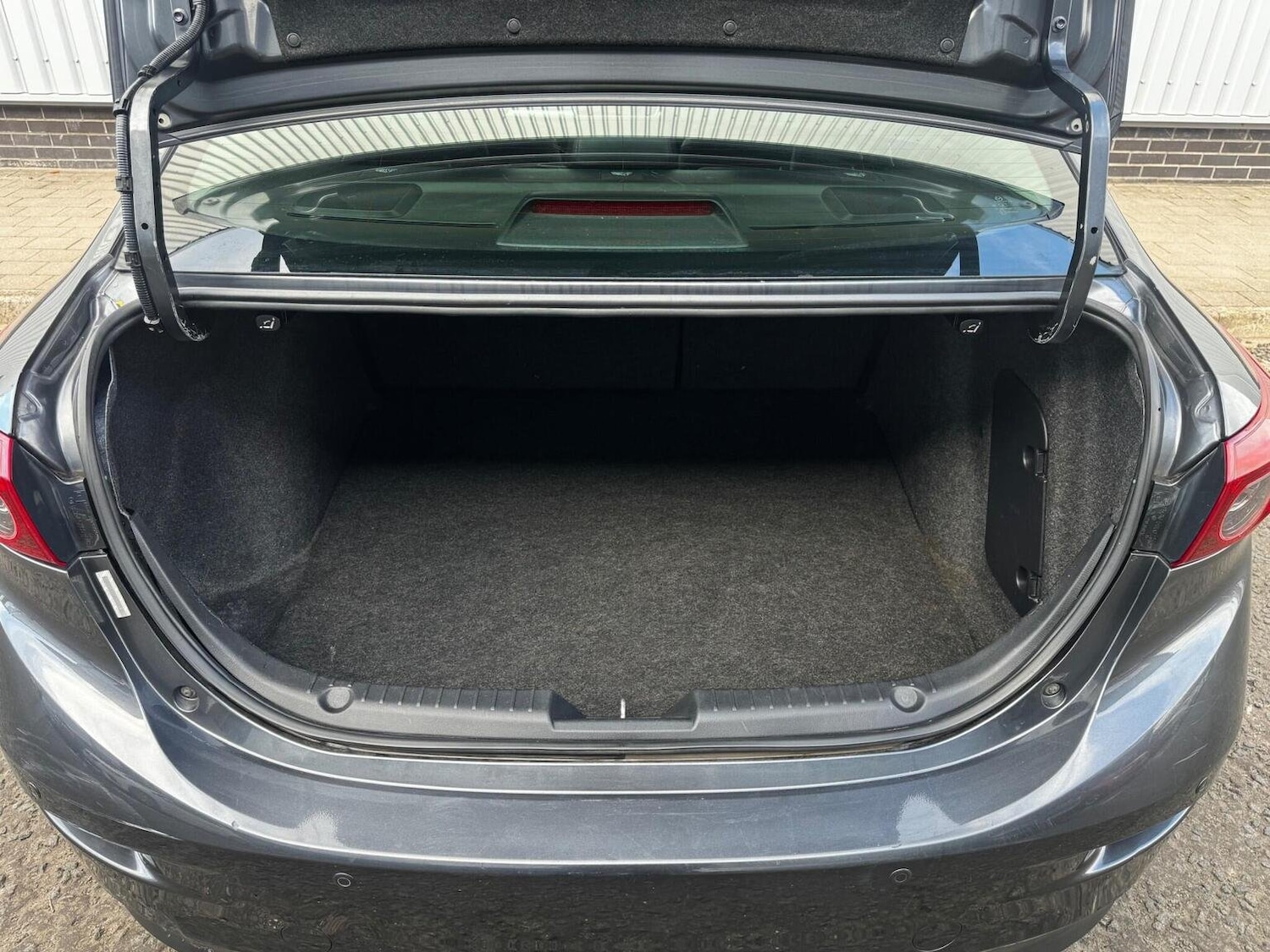 Used Mazda Mazda3 2015 for sale - 76530939: Photo 9